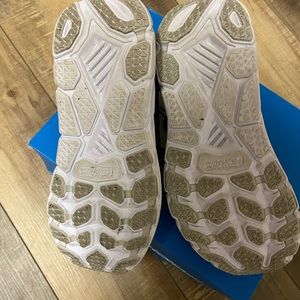 Hoka One One, Clifton 6, 10 D width